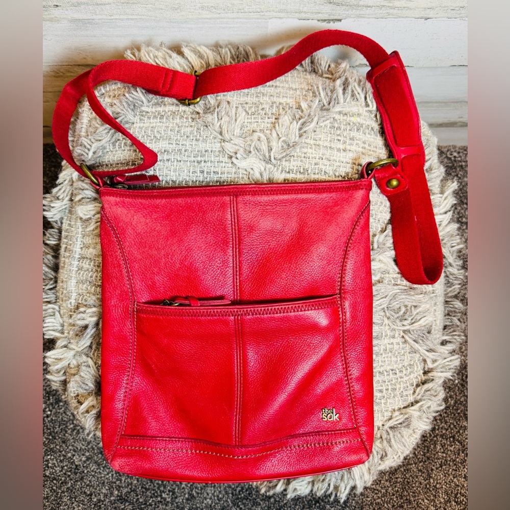 The Sak Crossbody Purse Red Leather Crossbody Bag W/Zip Pockets Floral Lining